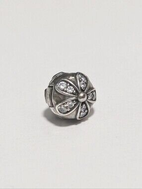 Pandora Dazzling Daisies Clip Charm Bead sterling silver 925 ALE Price is firm
